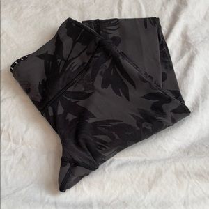 Lululemon size 4 pants